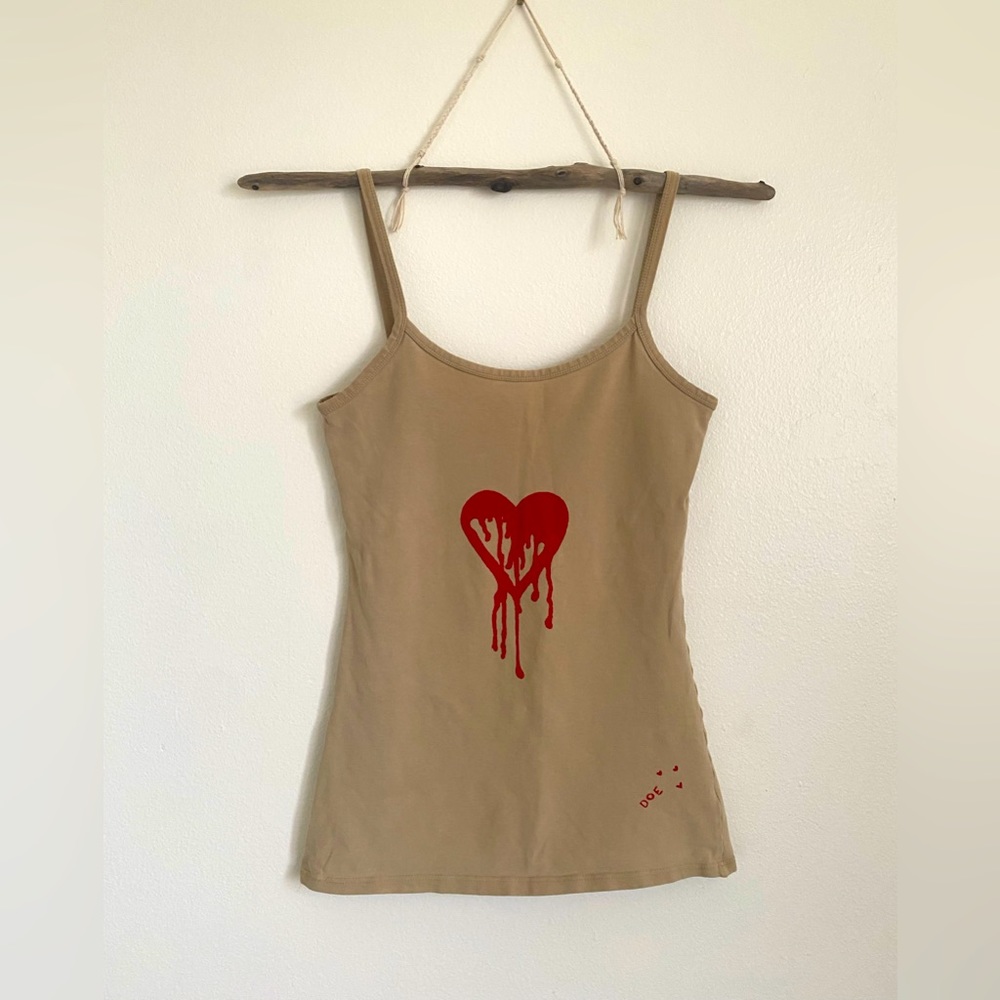 BKE BLEEDING HEART TANK SIZE M